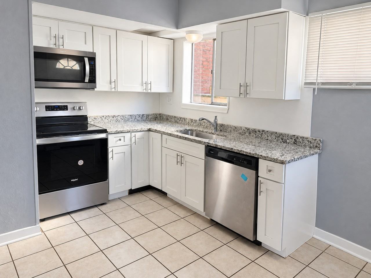 110 4th St - Photo 3 of 13