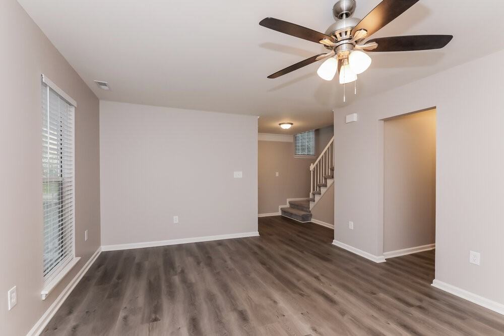 10902 Ballards Pond Ln - Photo 6 of 17
