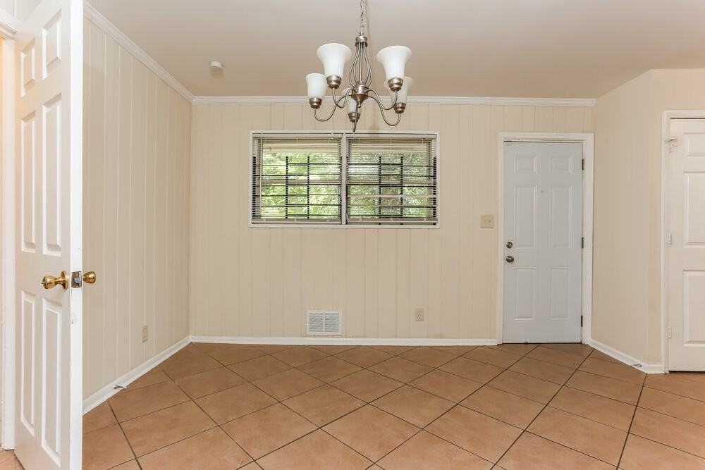 5350 Longmeadow Ln - Photo 7 of 25
