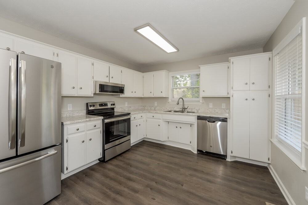 1404 Clapham Ct - Photo 6 of 16