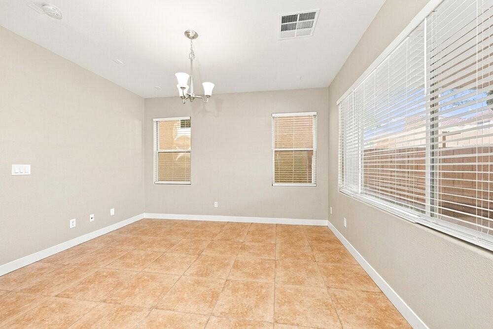 10945 Florence Hills St - Photo 5 of 17