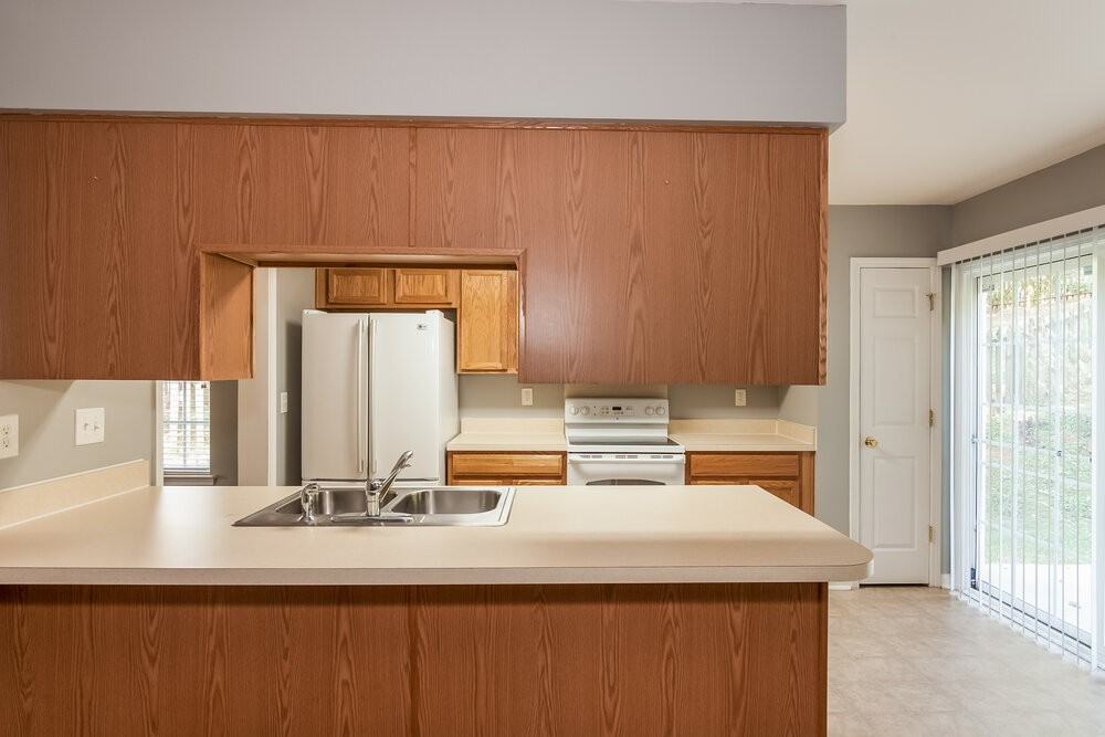 6010 Spanish Moss Ln - Photo 7 of 17