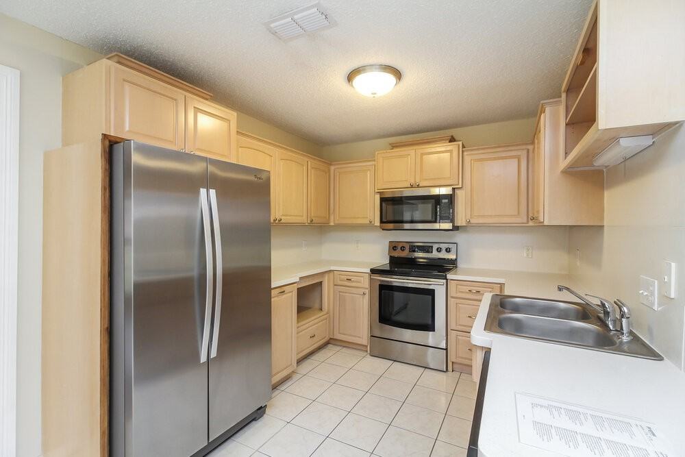 4715 N Prairieview Ct - Photo 4 of 15