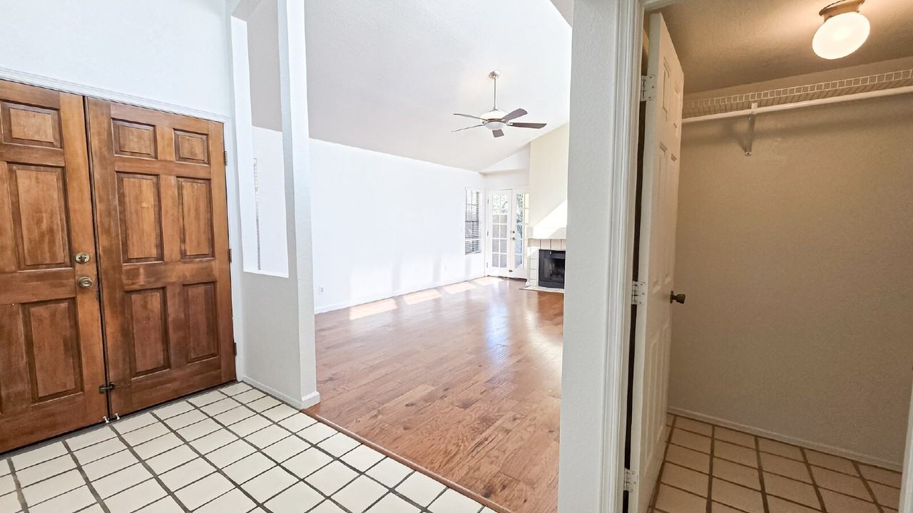 4824 W Del Rio St - Photo 4 of 23