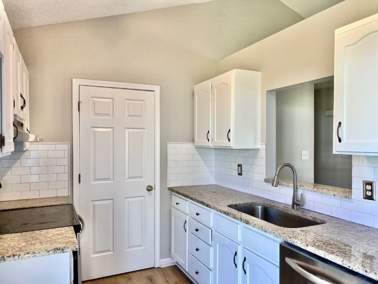 5900 Coral Ridge Ln - Photo 2 of 23