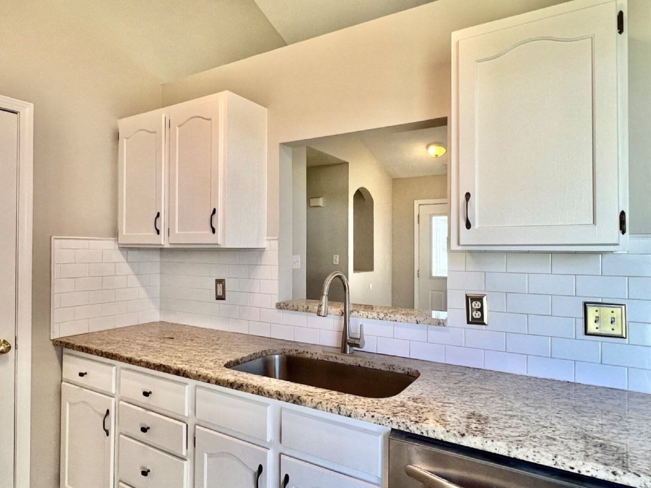 5900 Coral Ridge Ln - Photo 3 of 23