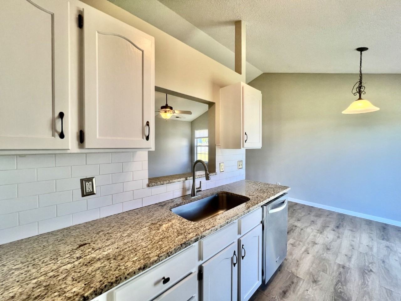 5900 Coral Ridge Ln - Photo 4 of 23