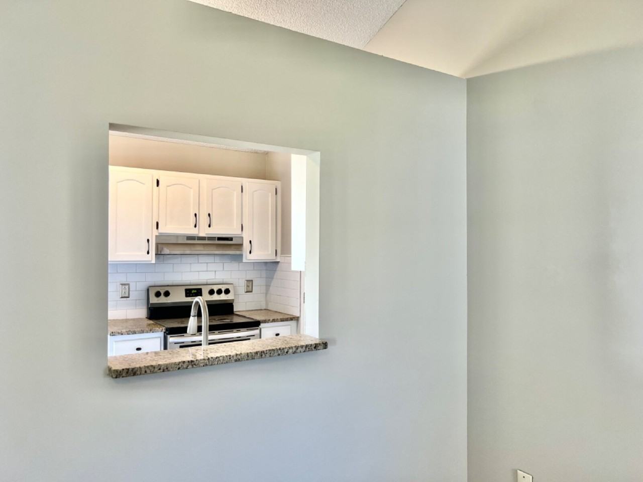 5900 Coral Ridge Ln - Photo 6 of 23