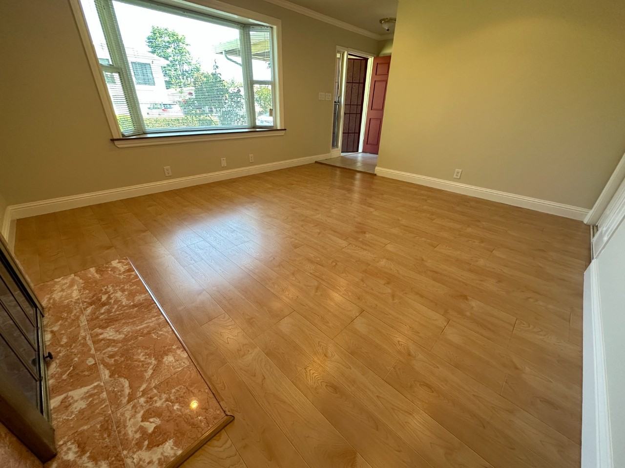 922 Barstow Ct - Photo 4 of 20