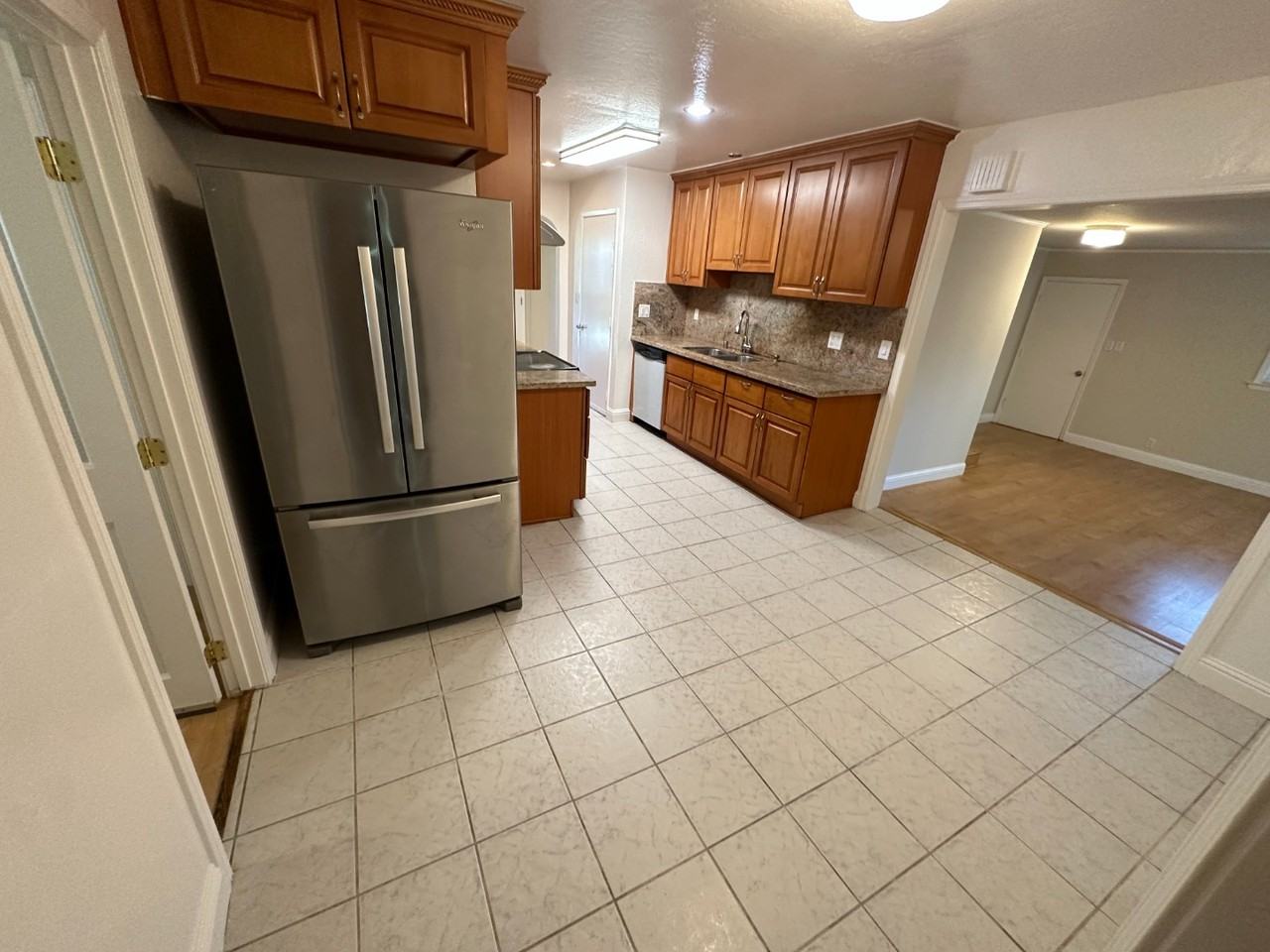 922 Barstow Ct - Photo 6 of 20