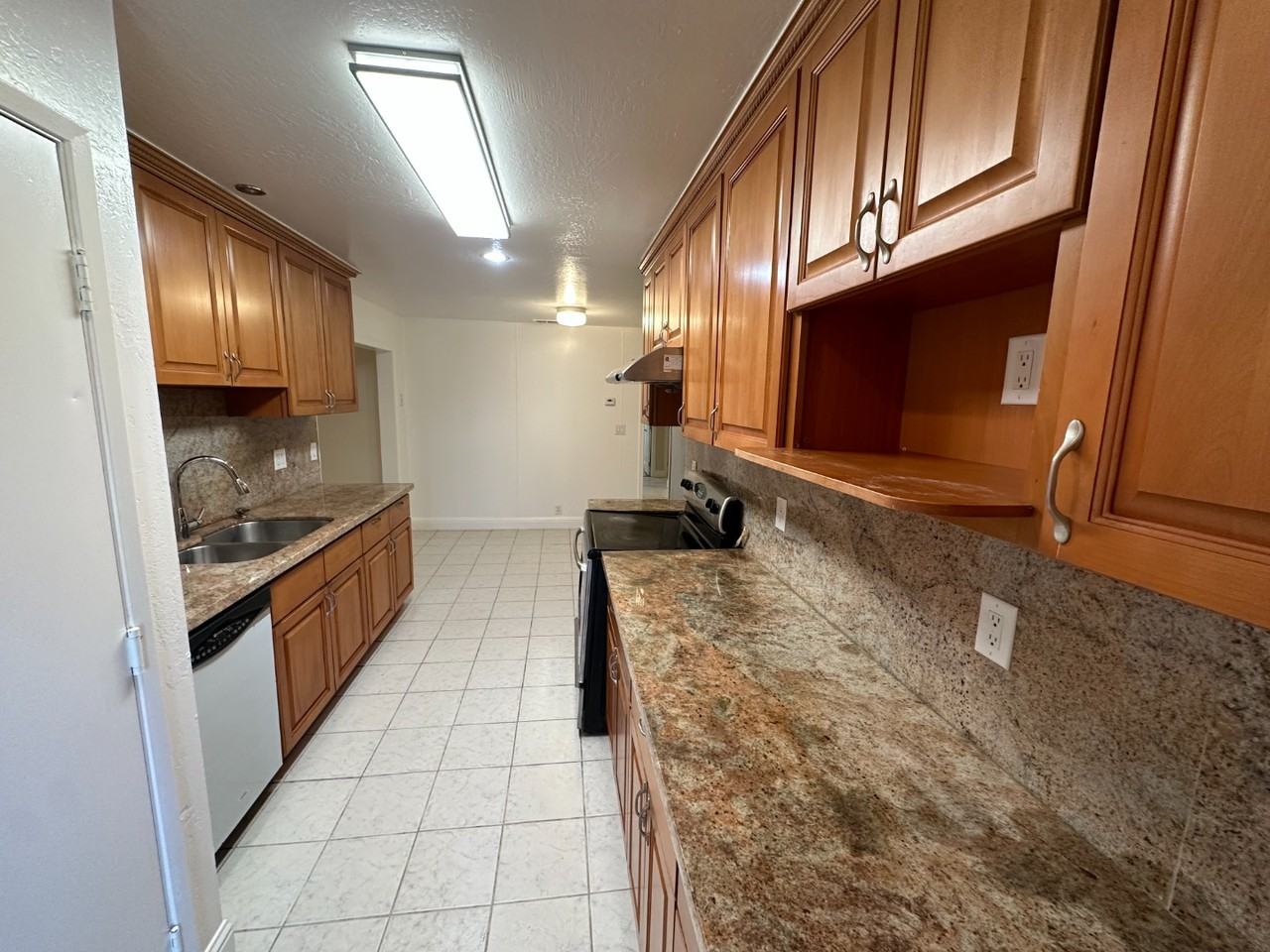 922 Barstow Ct - Photo 7 of 20