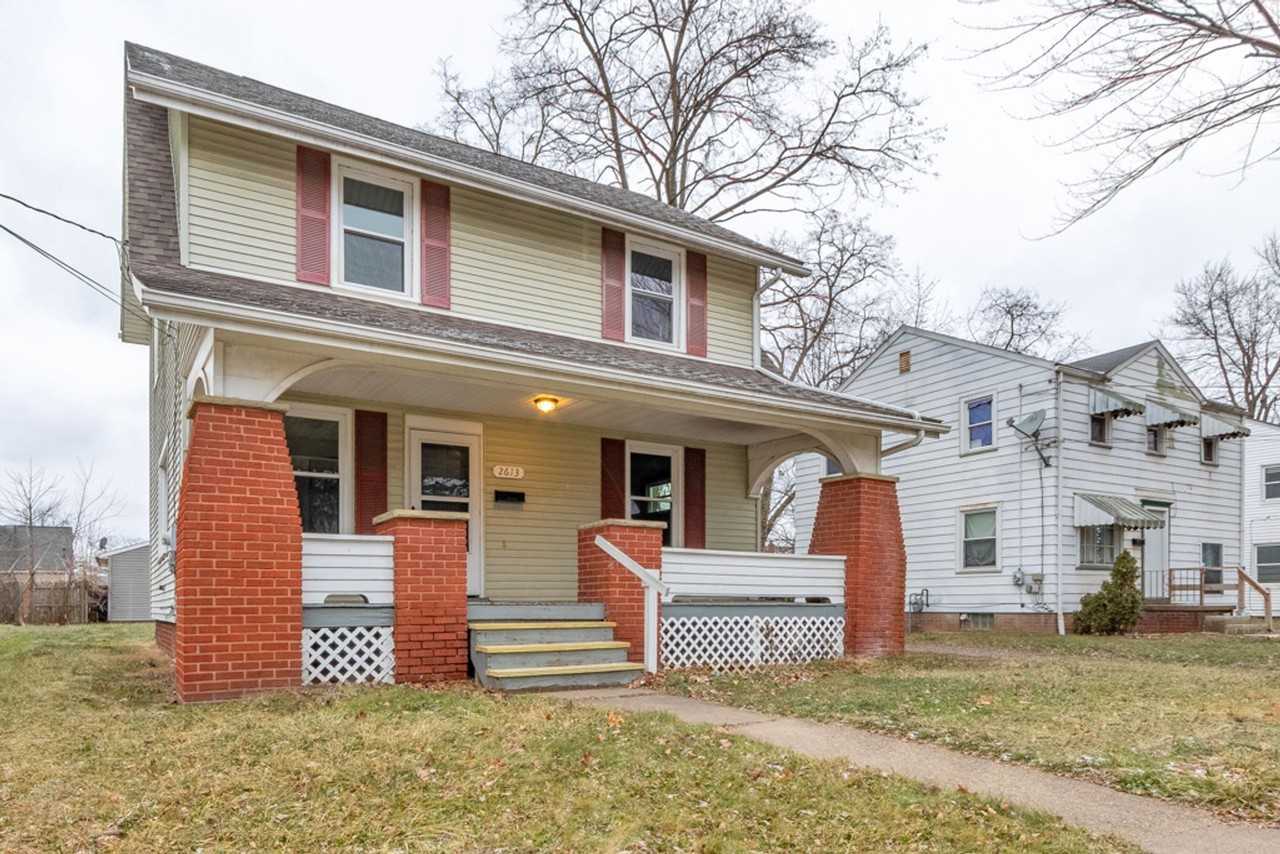 2613 Fletcher Ave Ne - Photo 2 of 20