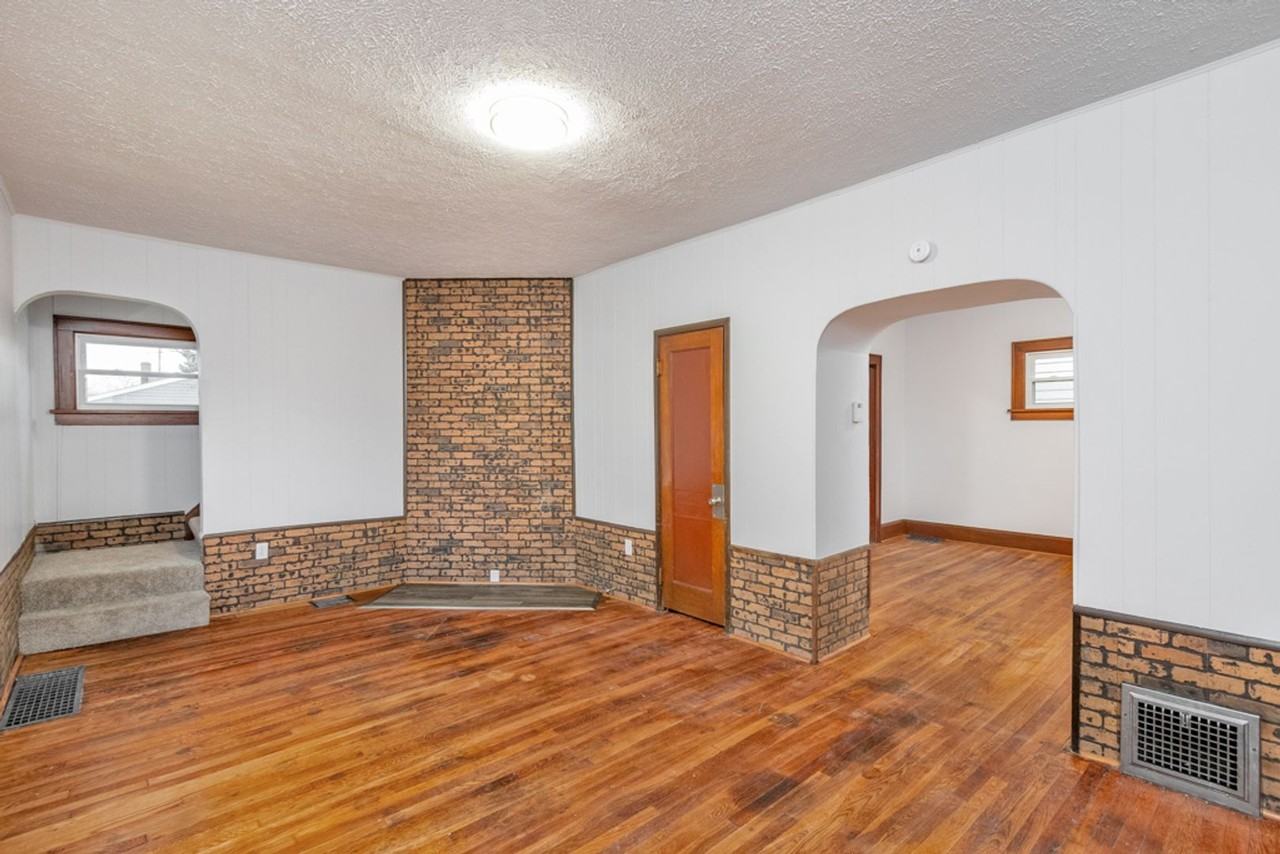 2613 Fletcher Ave Ne - Photo 6 of 20