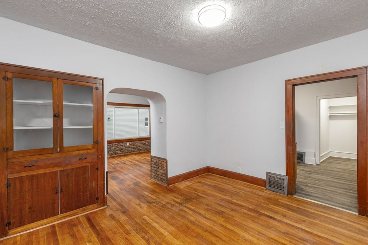 2613 Fletcher Ave Ne - Photo 7 of 20