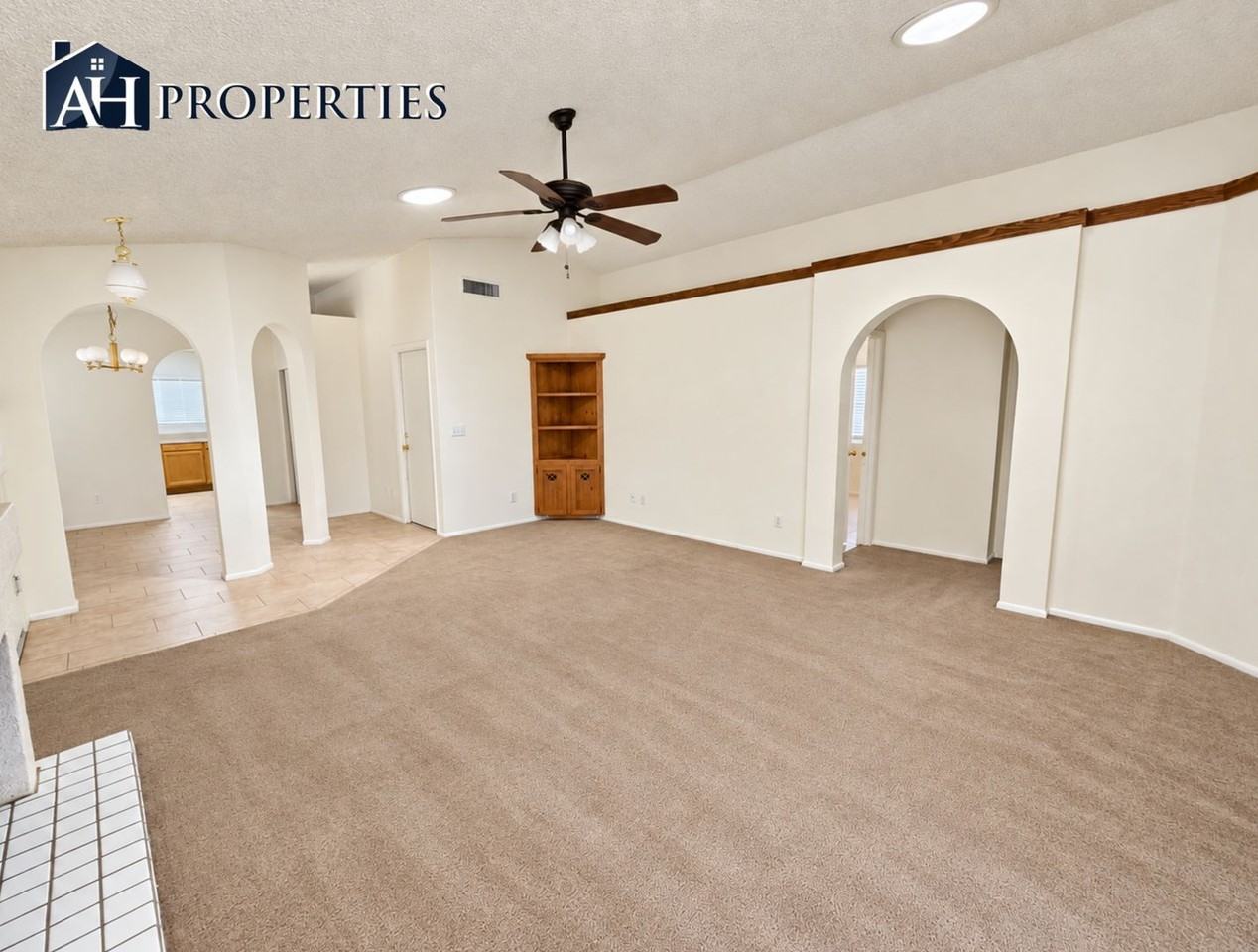 7062 W Caron Dr - Photo 6 of 16