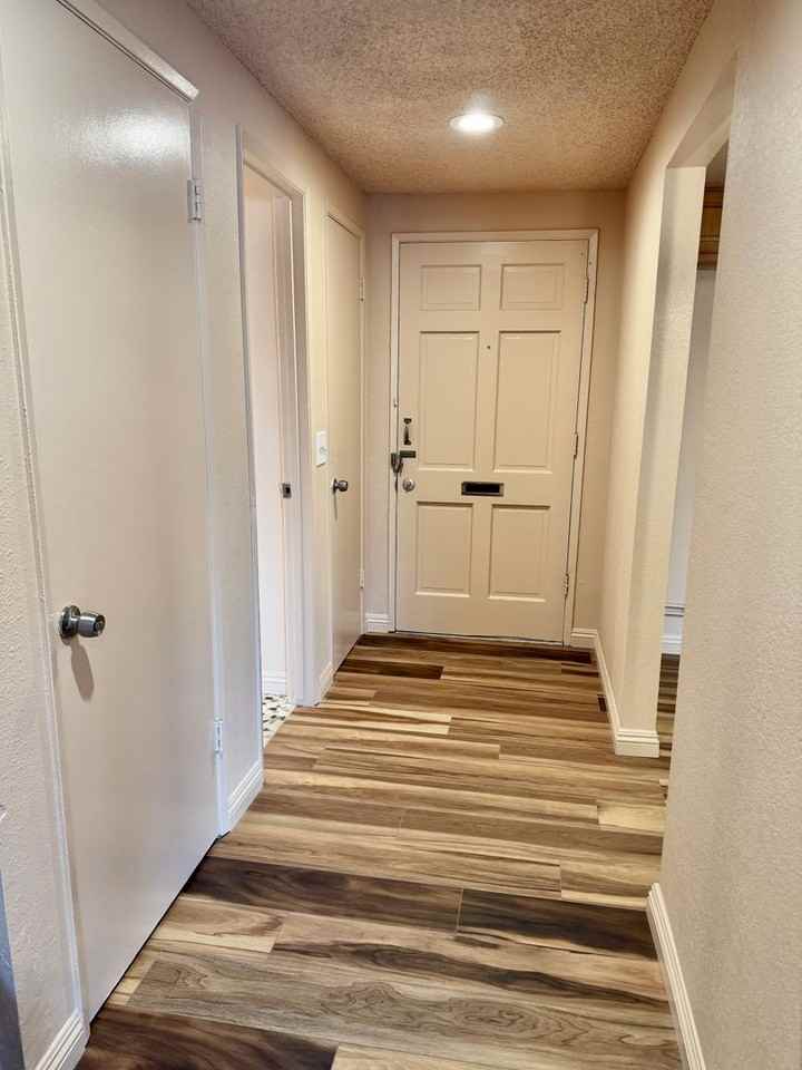 8122 Deerfield Dr - Photo 3 of 35