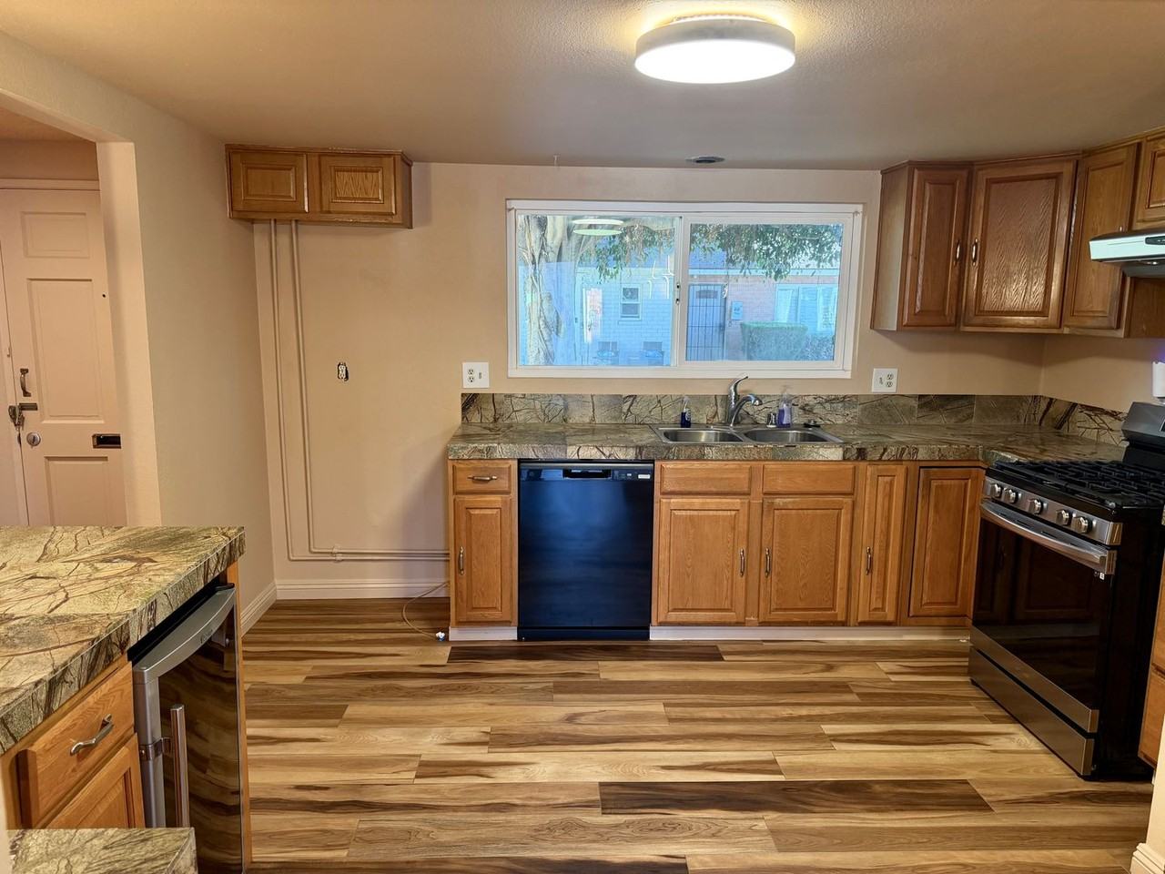 8122 Deerfield Dr - Photo 5 of 35