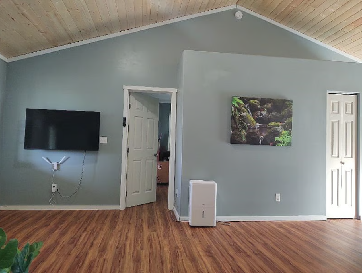 15-2032 5th Ave - Photo 4 of 12