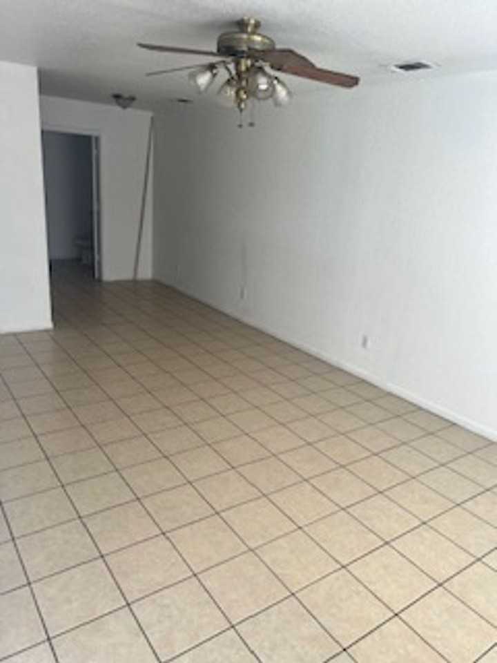 2804 Leroy Cir - Photo 4 of 9