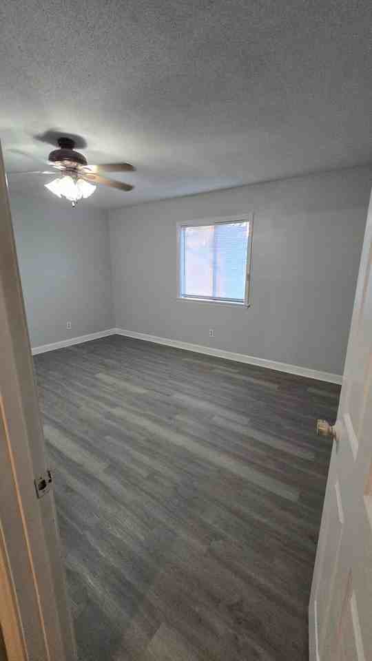1609 S Taylor St - Photo 4 of 33