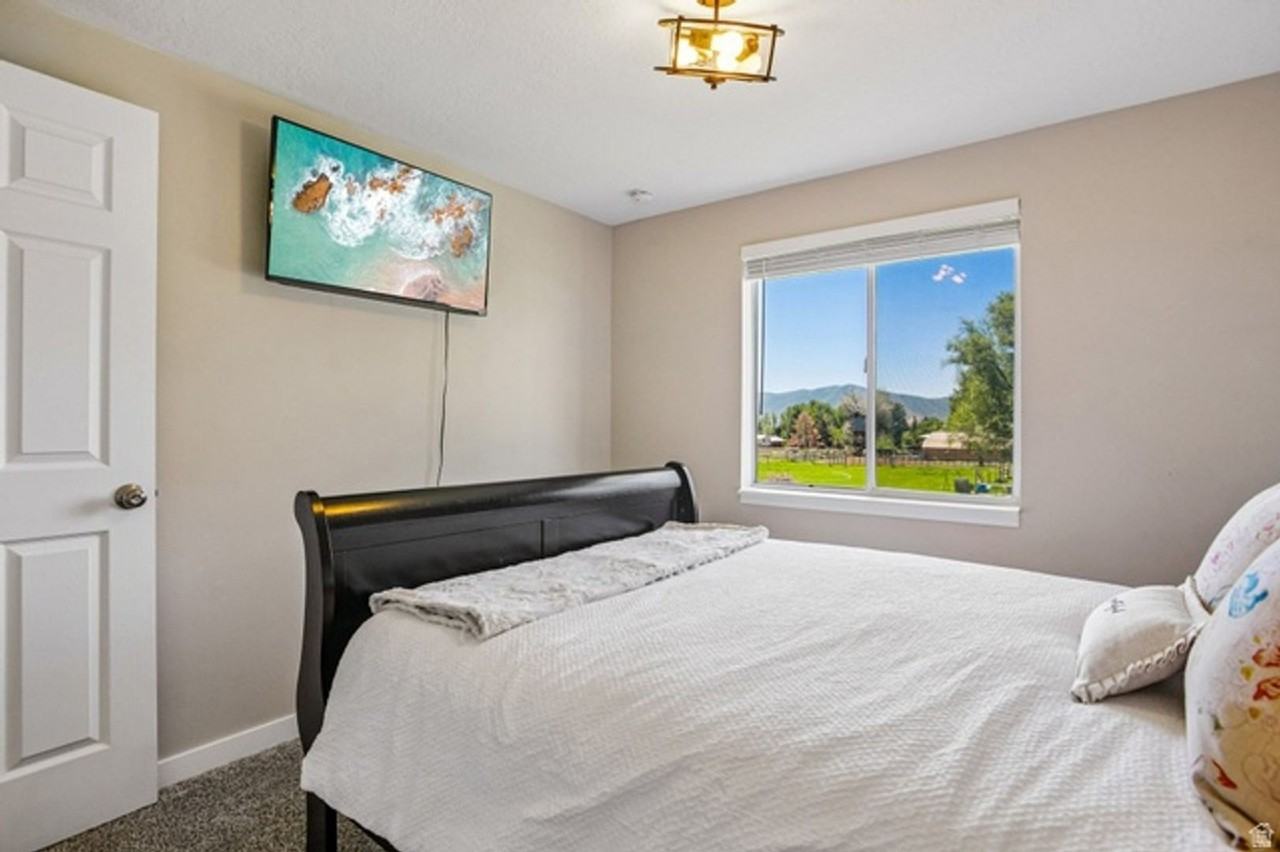 50 E 250 N - Photo 3 of 12