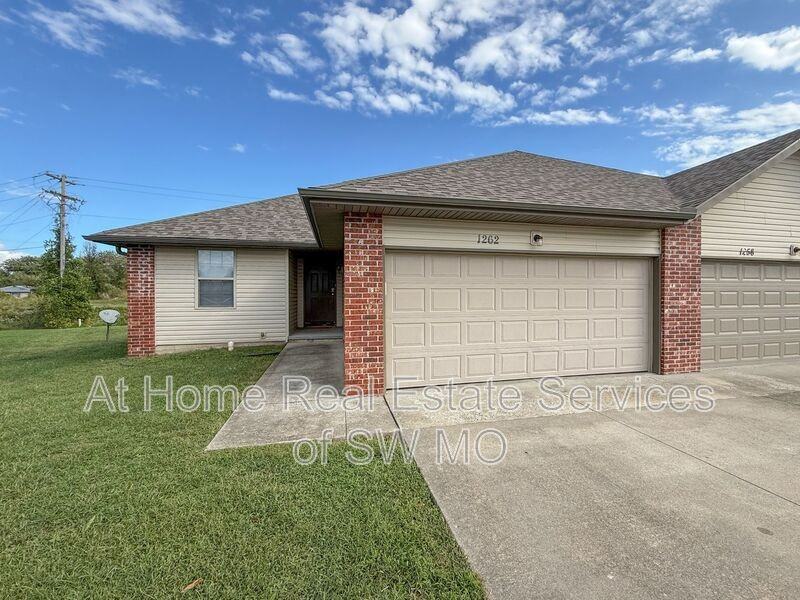 1262 N Northwood Ave