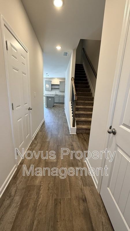 241 Ivey Ter - Photo 5 of 25