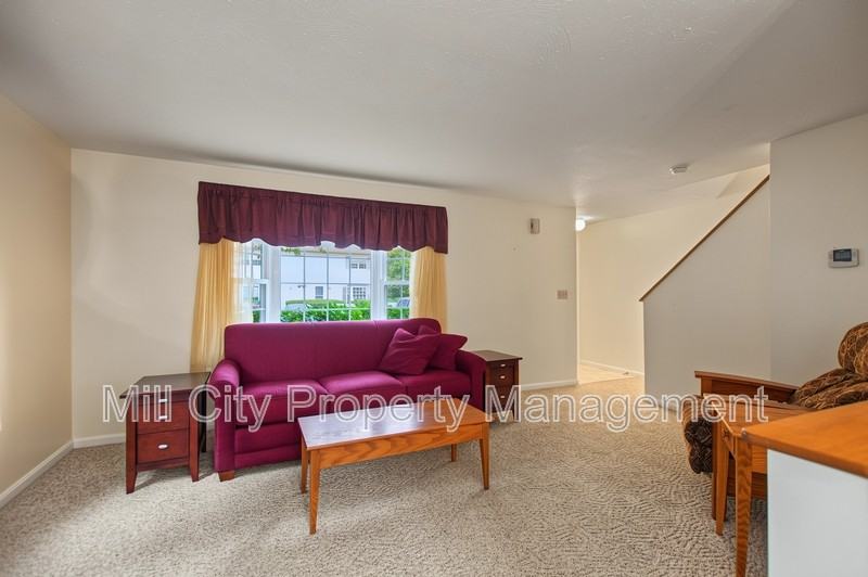 1B Arabian Ct - Photo 3 of 15