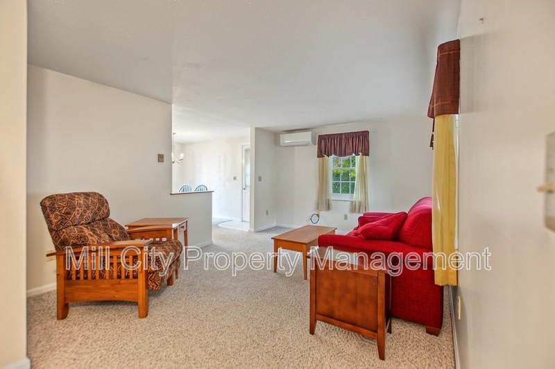 1B Arabian Ct - Photo 4 of 15