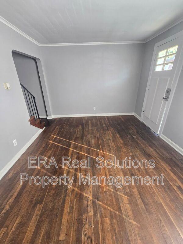 537 Seymour Ave - Photo 2 of 21