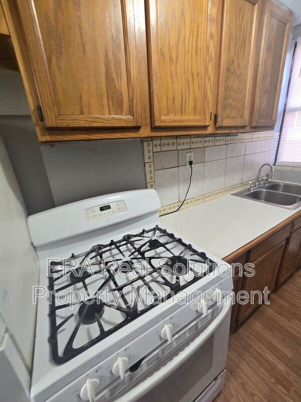 537 Seymour Ave - Photo 5 of 21