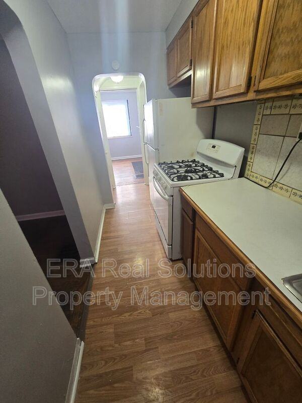537 Seymour Ave - Photo 7 of 21