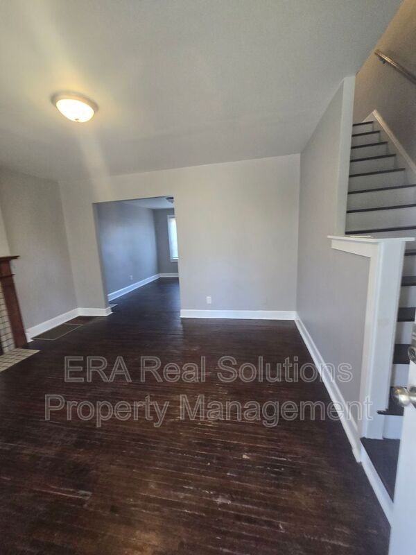 428 Columbian Ave - Photo 3 of 24