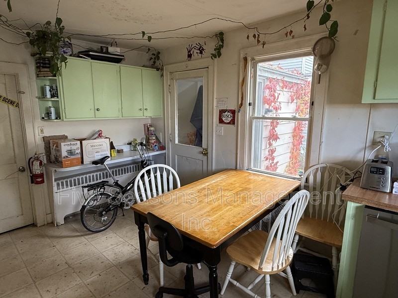 14 Dans Ct - Photo 3 of 24