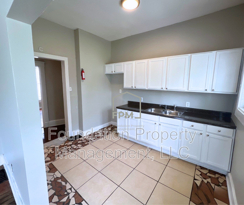 701 E Alston Ave - Photo 3 of 19