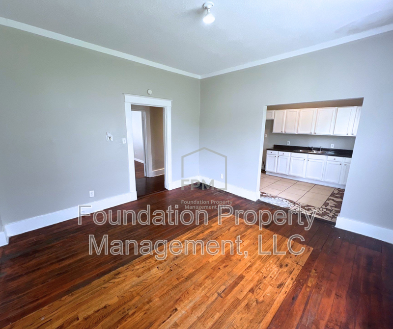 701 E Alston Ave - Photo 5 of 19