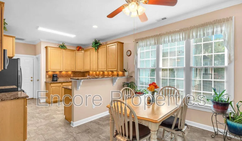 232 Dutch Hill Rd - Photo 7 of 20