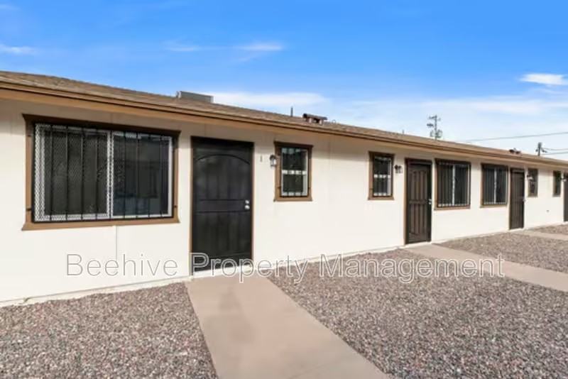 1630 E Monroe St #1 - Photo 3 of 12