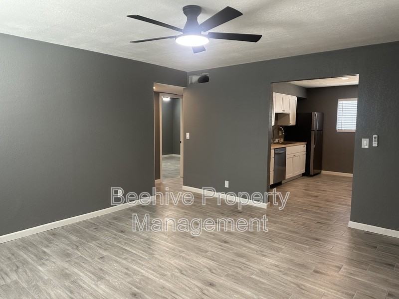1319 W 4th St - Photo 2 of 8
