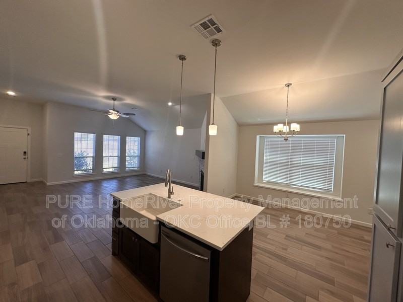 3424 Nw 179th St - Photo 5 of 28