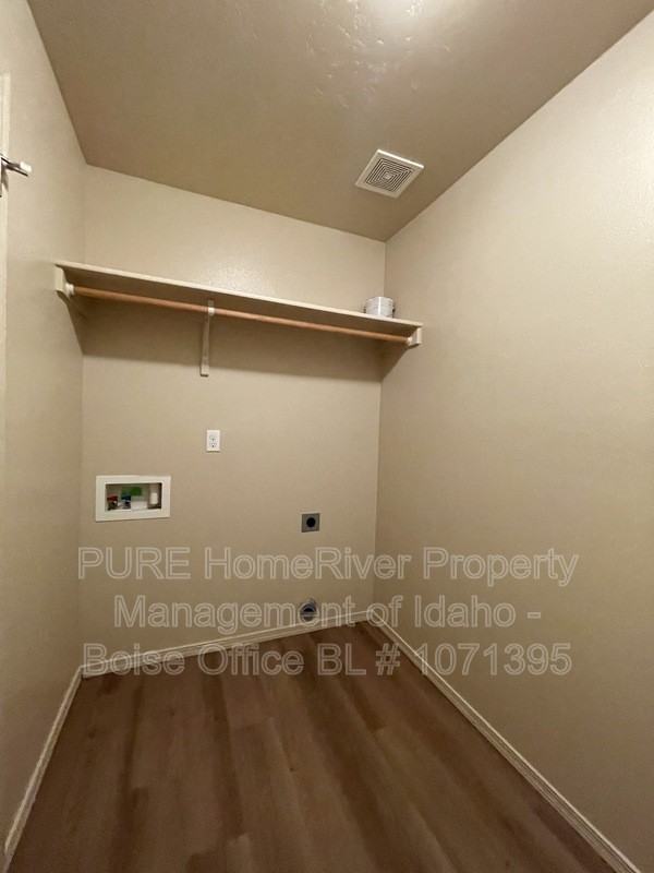 8228 W Mojave Dr - Photo 7 of 13