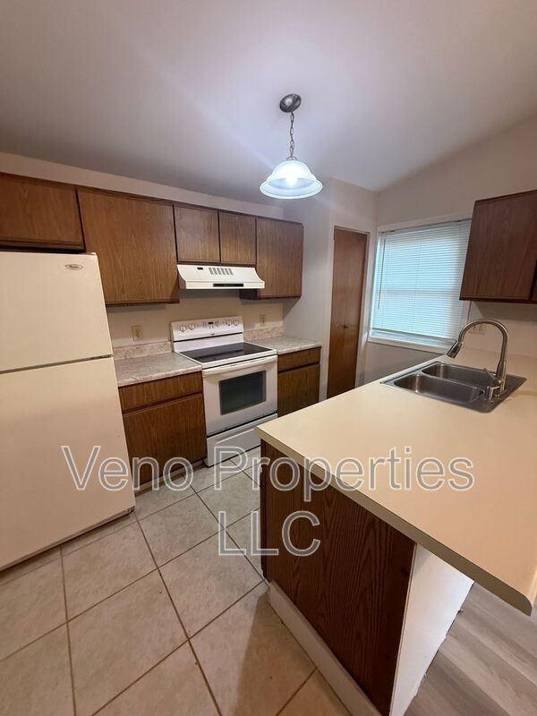 50 Wake Robin Rd - Photo 2 of 10