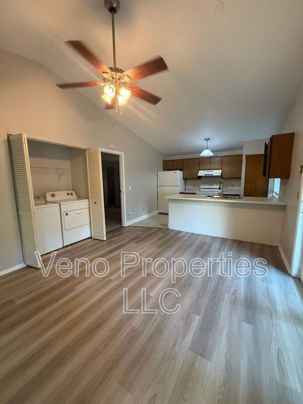 50 Wake Robin Rd - Photo 3 of 10