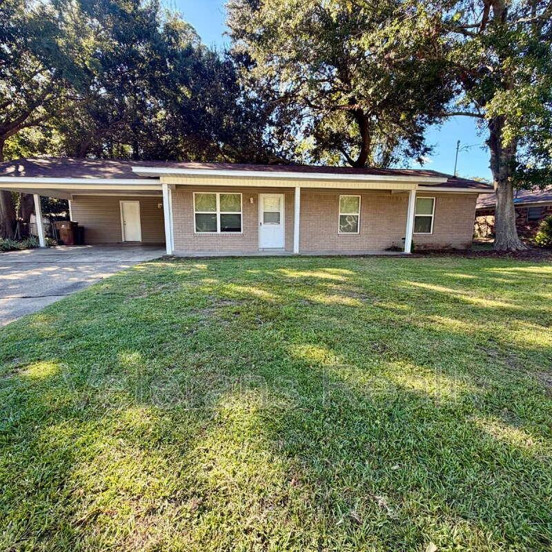 113 Alverado Dr