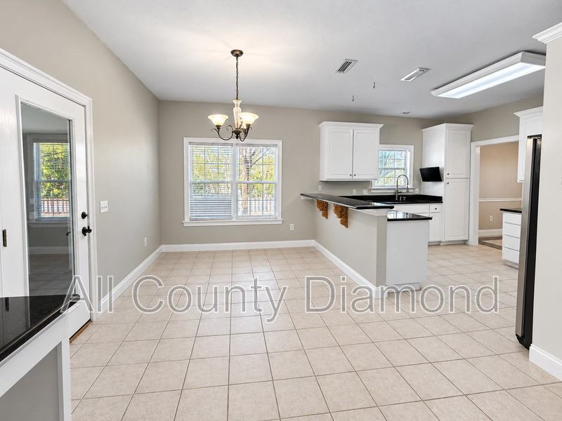 12207 Lyndell Plantation Dr - Photo 7 of 40