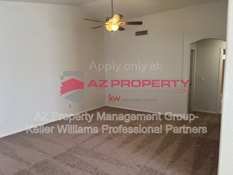 4838 W Kerry Ln - Photo 2 of 20