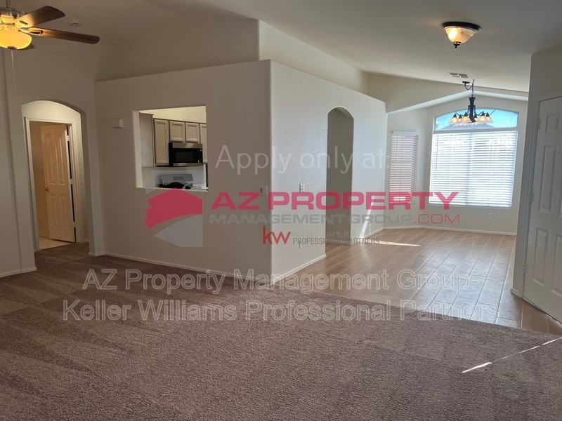 4838 W Kerry Ln - Photo 3 of 20