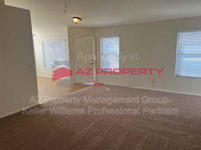 4838 W Kerry Ln - Photo 5 of 20