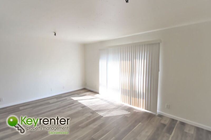 2320 P St - Photo 3 of 16