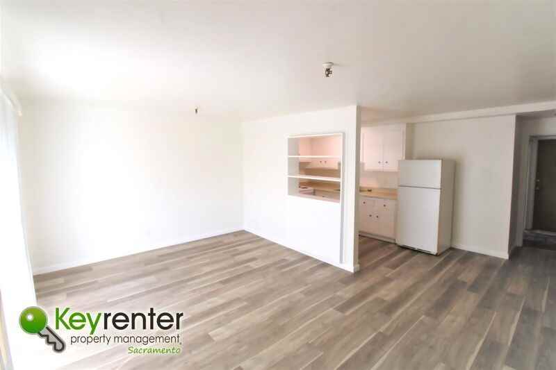 2320 P St - Photo 4 of 16